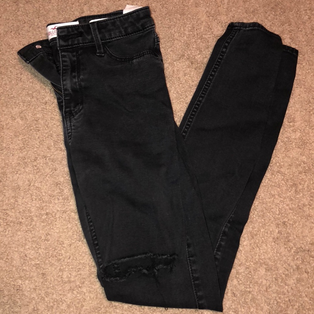 HOLLISTER HIGH WAISTED SKINNY JEANS